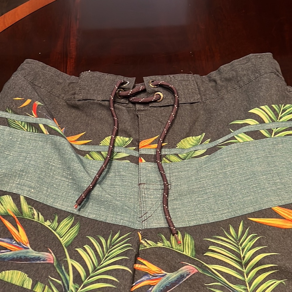 Airwalk hybrid shorts Size Medium - Picture 3 of 10
